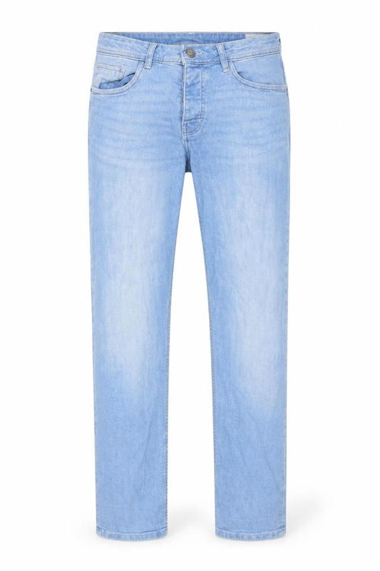 Front view of Denim & Co. men’s blue cotton straight jeans, size 30, in, 32-inch leg regular button