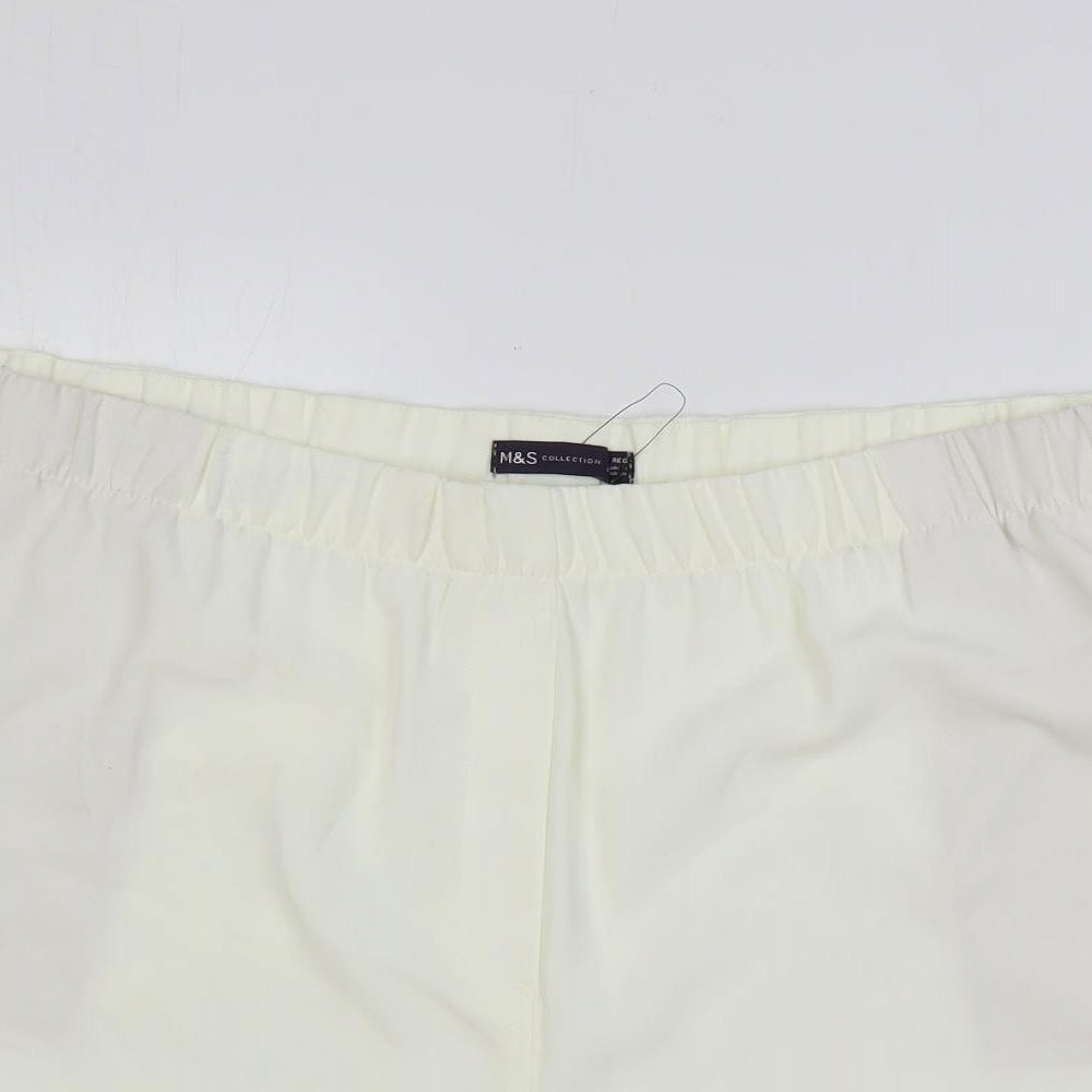 Marks and Spencer Womens Ivory Polyester Basic Shorts Size 24 L5 in Regular - Elastic Waist