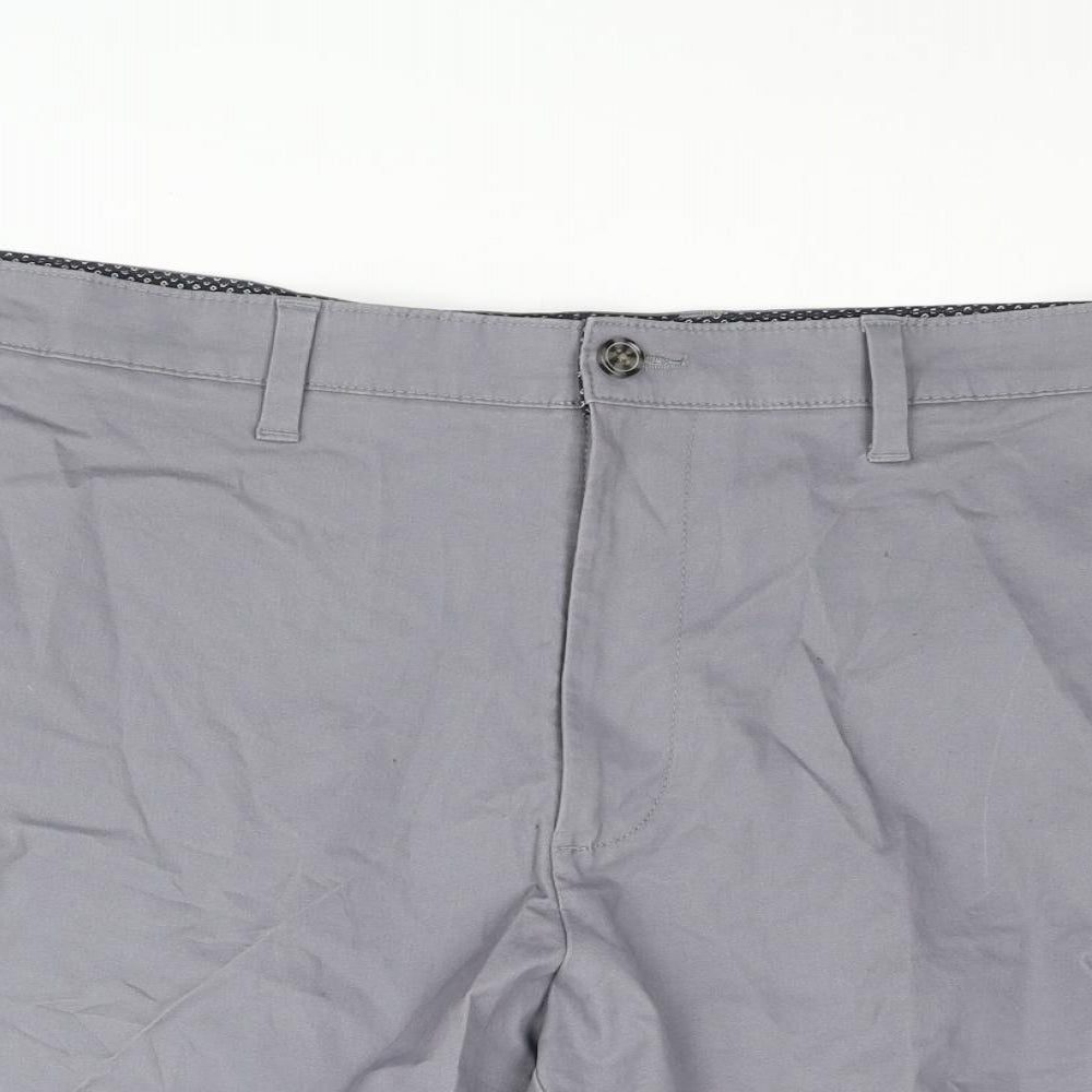 Marks and Spencer Mens Grey Cotton Chino Shorts Size 44 in L8 in Regular Zip - Short Leg