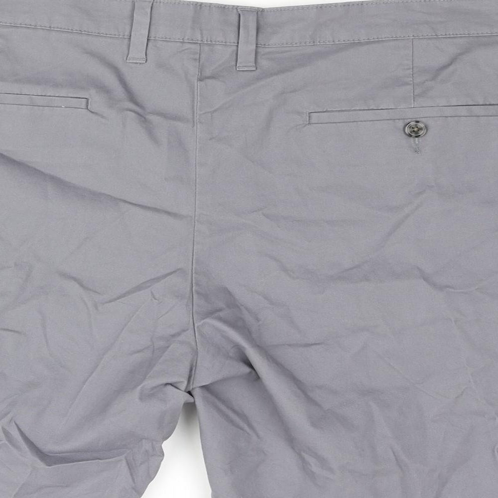Marks and Spencer Mens Grey Cotton Chino Shorts Size 44 in L8 in Regular Zip - Short Leg