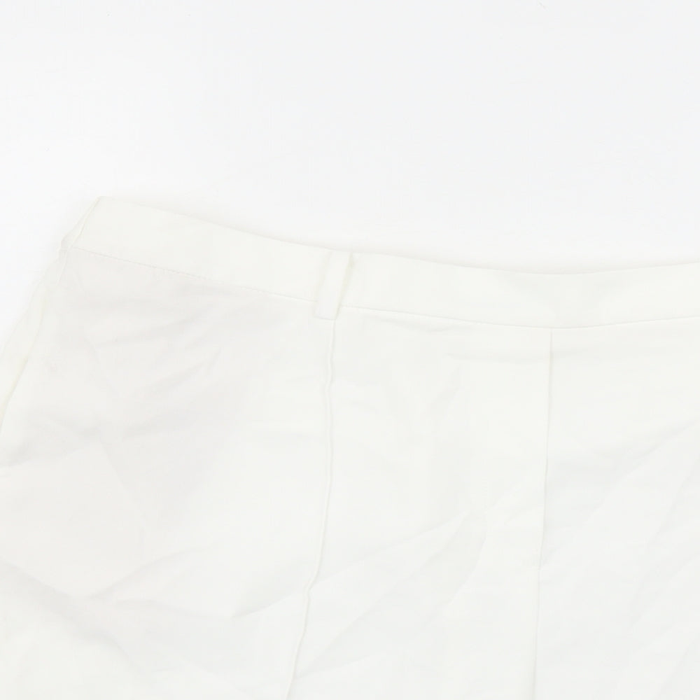 Marks and Spencer Womens White Polyester Bermuda Shorts Size 20 L8 in Regular - Elasticated Waist