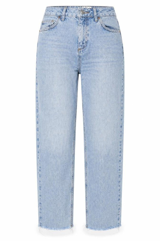 Front view of BDG women’s blue cotton straight jeans, size UK 26, 32-inch leg regular zip - pockets, belt loops