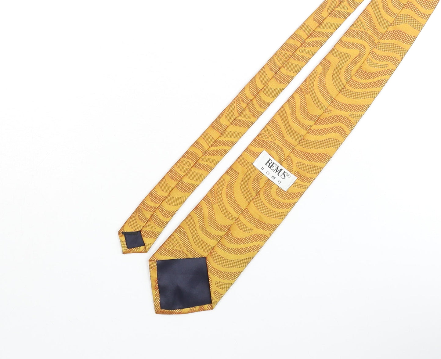 REMUS Mens Yellow Geometric Polyester Pointed Tie One Size - Wave Pattern