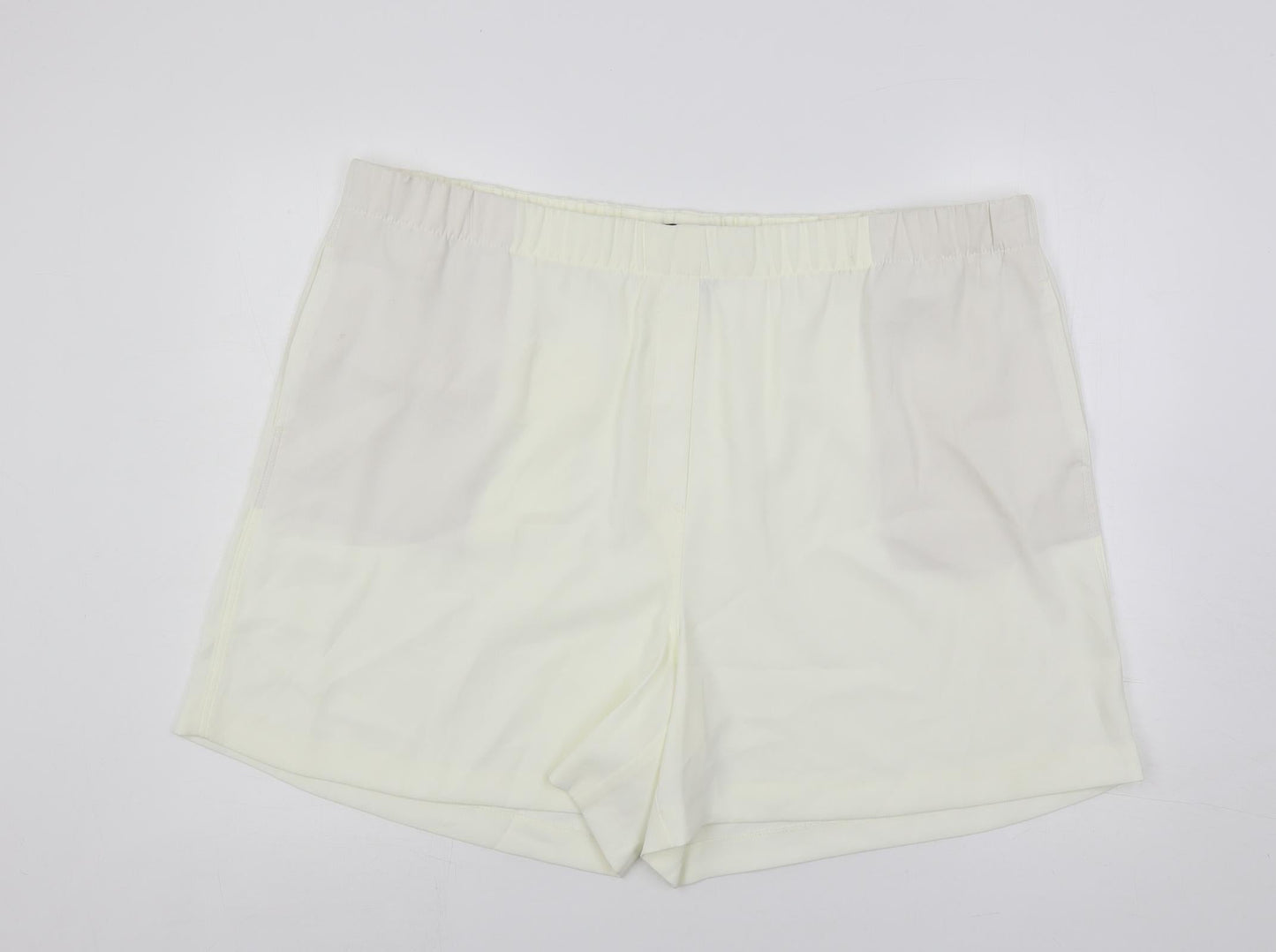 Marks and Spencer Womens Ivory Polyester Basic Shorts Size 24 L5 in Regular - Elastic Waist