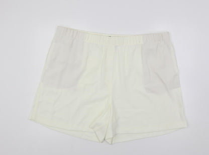 Marks and Spencer Womens Ivory Polyester Basic Shorts Size 24 L5 in Regular - Elastic Waist