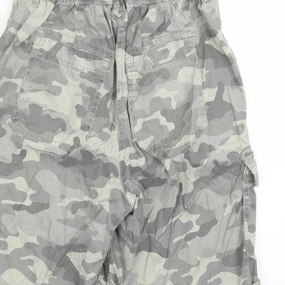 Marks and Spencer Womens Green Camouflage Lyocell Cargo Shorts Size 6 L7 in Regular Zip - Elasticated Waist Belted