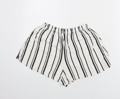 Nasty Gal Womens White Striped Vinyl Basic Shorts Size 6 Regular Pull On