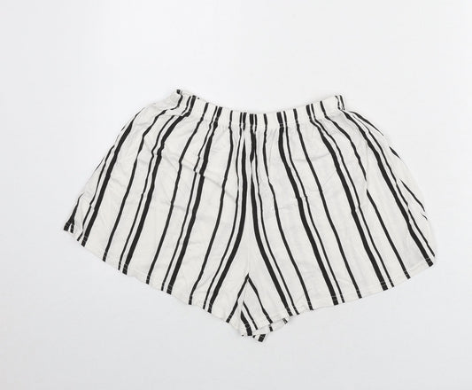 Nasty Gal Womens White Striped Vinyl Basic Shorts Size 6 Regular Pull On