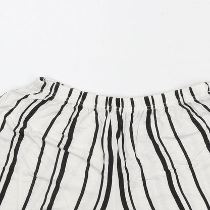 Nasty Gal Womens White Striped Vinyl Basic Shorts Size 6 Regular Pull On