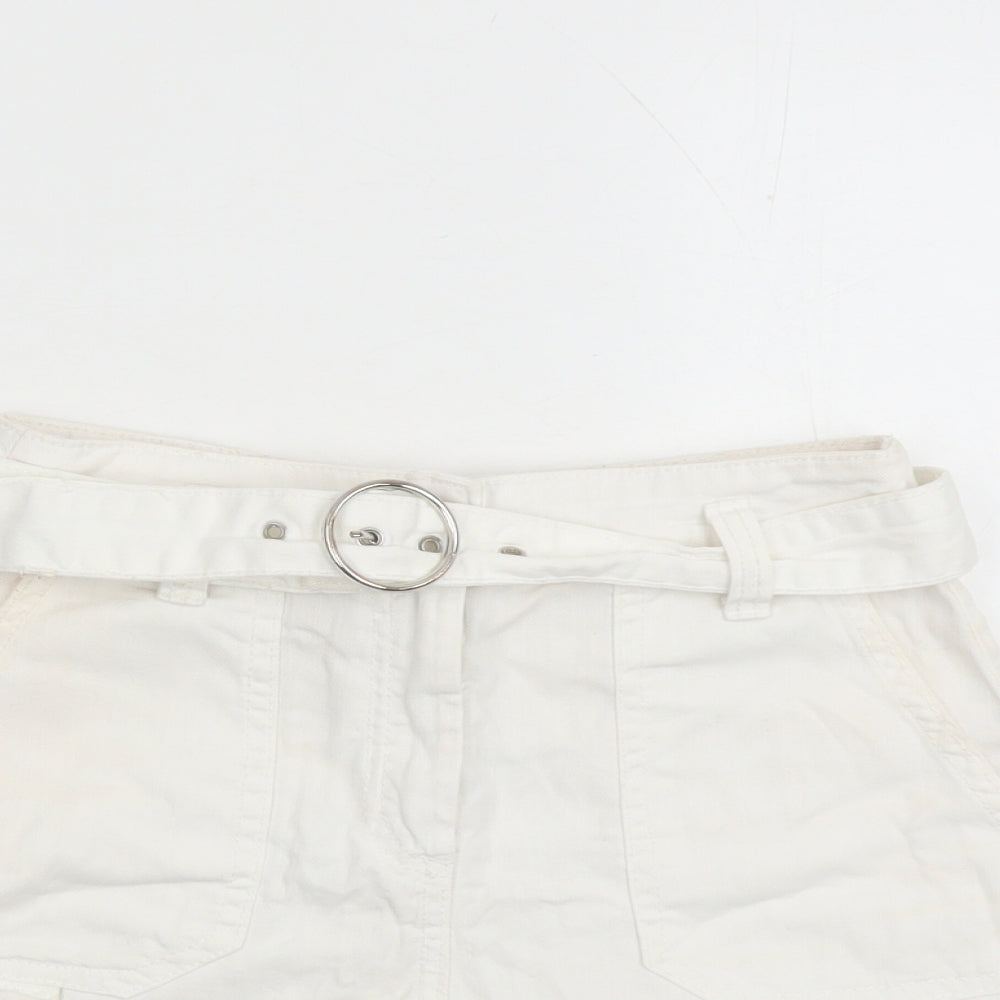 Bershka Womens White Cotton Mom Shorts Size 26 in L3 in Regular Zip - Belted