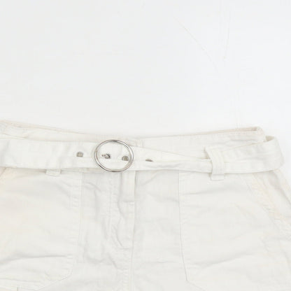 Bershka Womens White Cotton Mom Shorts Size 26 in L3 in Regular Zip - Belted