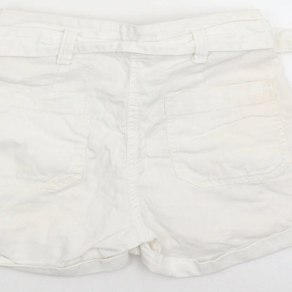 Bershka Womens White Cotton Mom Shorts Size 26 in L3 in Regular Zip - Belted