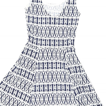 H&M Womens White Geometric Polyester Skater Dress Size 6 Scoop Neck Pullover