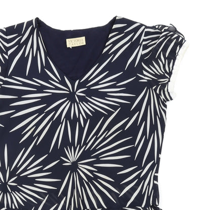 Victoria Taylor Womens Blue Geometric Polyester Basic T-Shirt Size 16 Round Neck