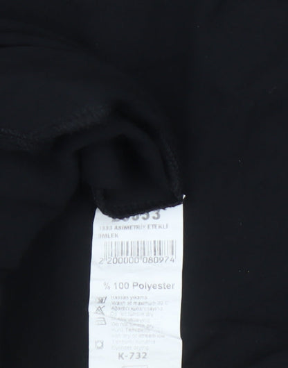 Emrey Women's Black Collared Long Sleeve Top M