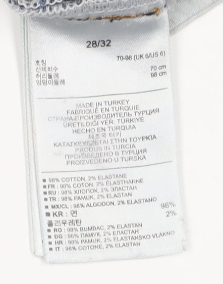 Gap Women's Blue Straight Jeans Size 6 Mid Rise Denim