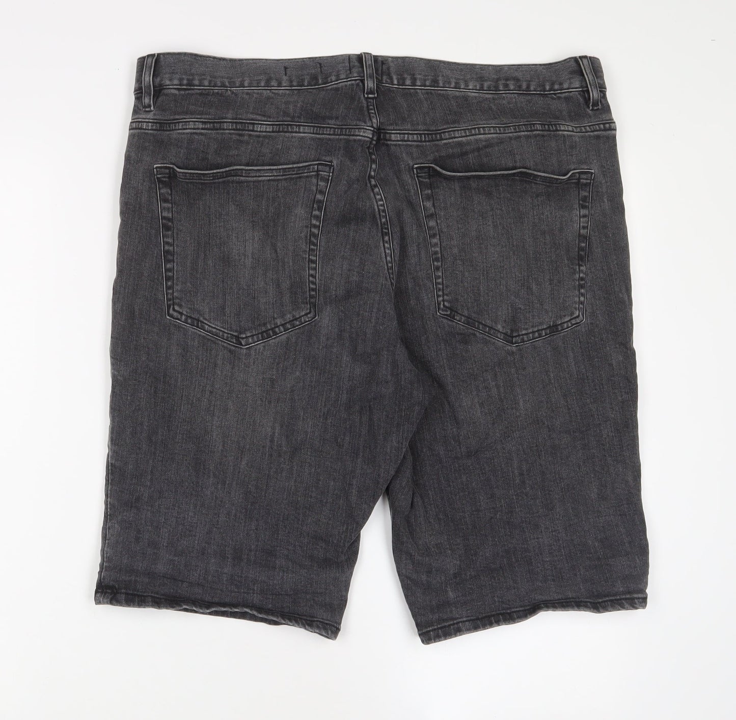 H&M Mens Grey Cotton Bermuda Shorts Size 26 in L12 in Slim Zip