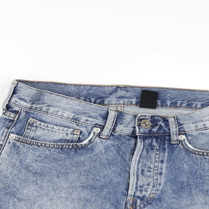 Close-up detail of &Denim women’s blue 100% cotton basic shorts, size UK 30, in regular zip