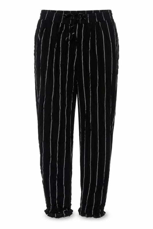 Womens UK Size 8 PRETTYLITTLETHING Regular Fit  Black Trousers