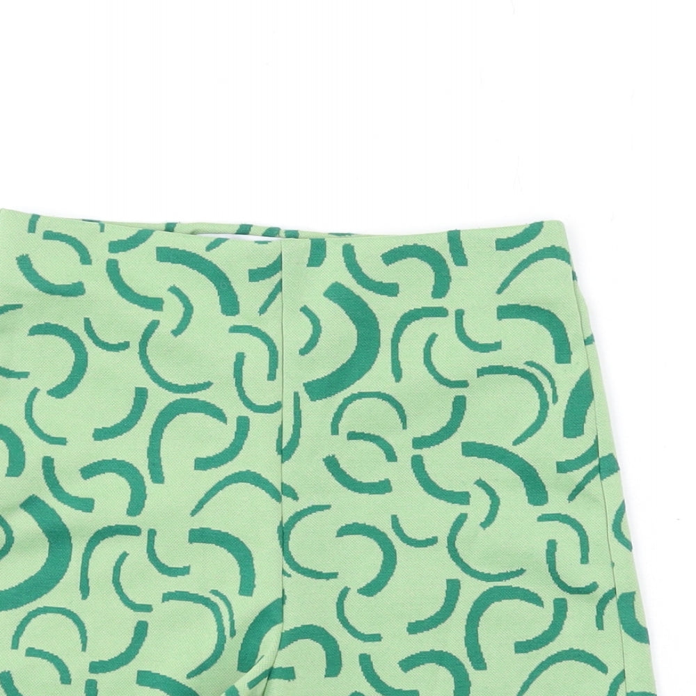 Bershka Womens Green Geometric Polyester Basic Shorts Size XS L3 in Regular Pull On