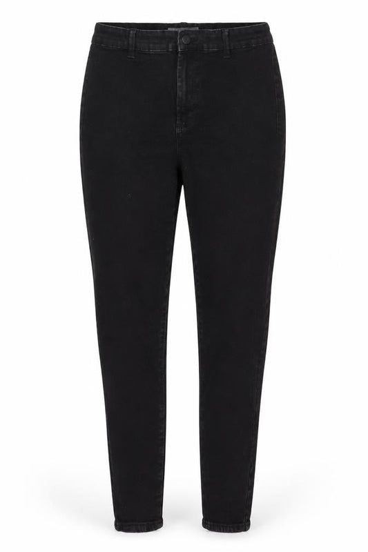 Front view of Denim & Co. women’s black cotton skinny jeans, size UK 14, 25-inch leg regular zip