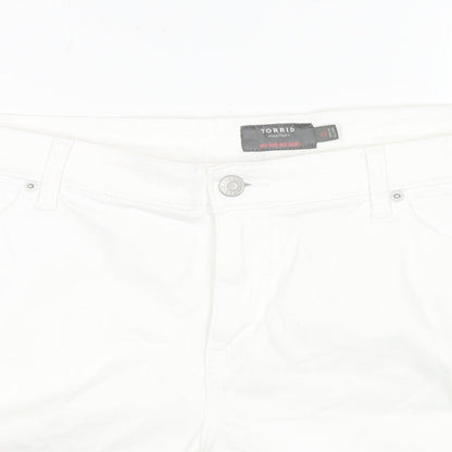 Torrid Womens White Cotton Mom Shorts Size 20 L4 in Regular Zip