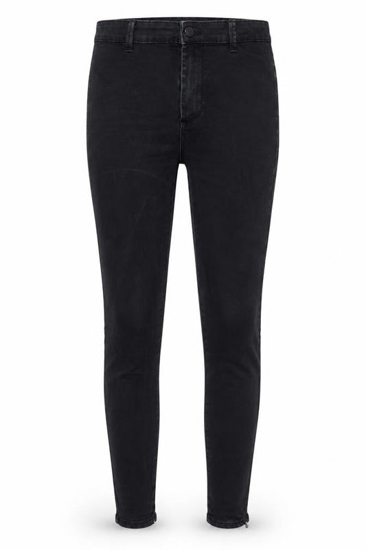Front view of Denim & Co. women’s black cotton skinny jeans, size UK 10, 26-inch leg regular zip