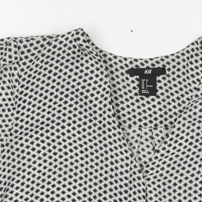 H&M Womens White Geometric Polyester Basic Button-Up Size 4 V-Neck