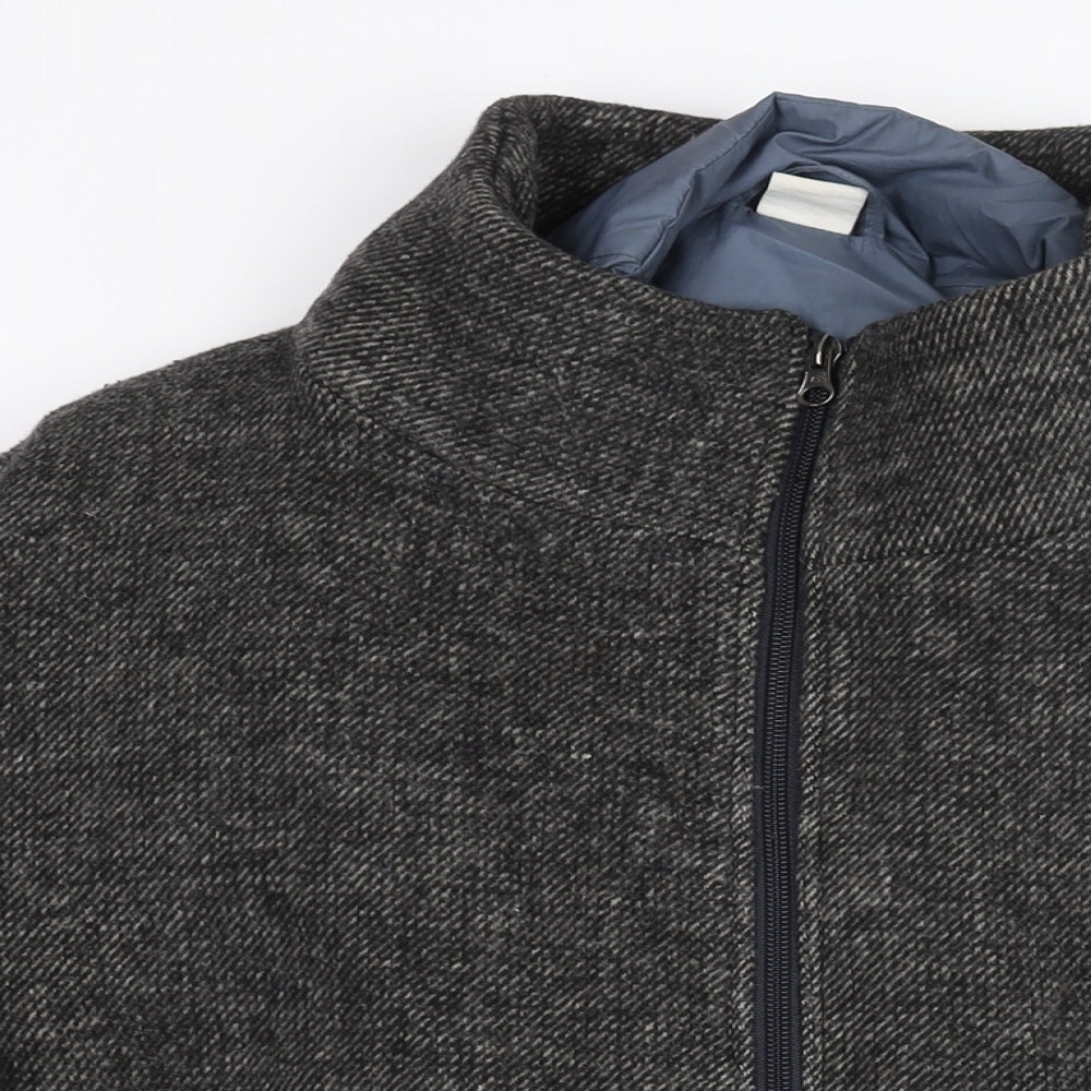 Close-up detail of Coton Traders women’s grey overcoat coat, size UK 16, zip - quilted lining