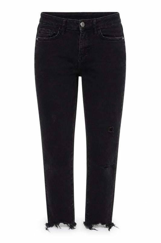 Front view of Denim & Co. women’s black cotton cropped jeans, size UK 8, 26-inch leg regular zip