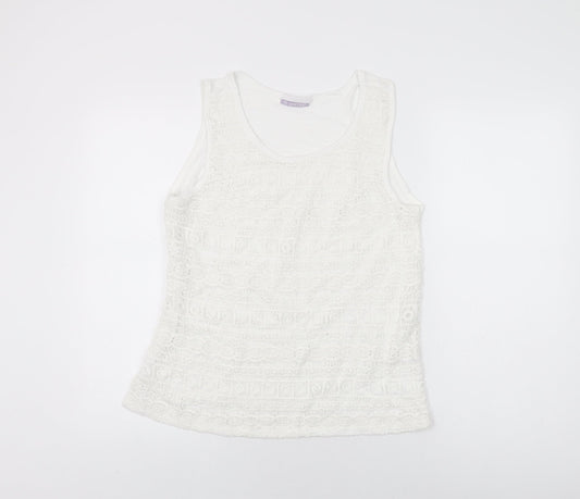 Avenue Womens White Geometric Viscose Basic T-Shirt Size 18 Round Neck