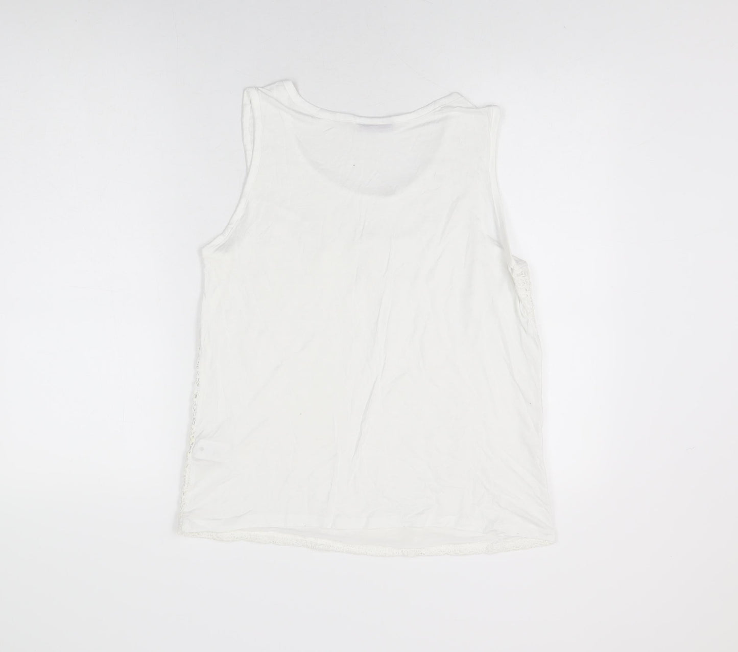 Avenue Womens White Geometric Viscose Basic T-Shirt Size 18 Round Neck