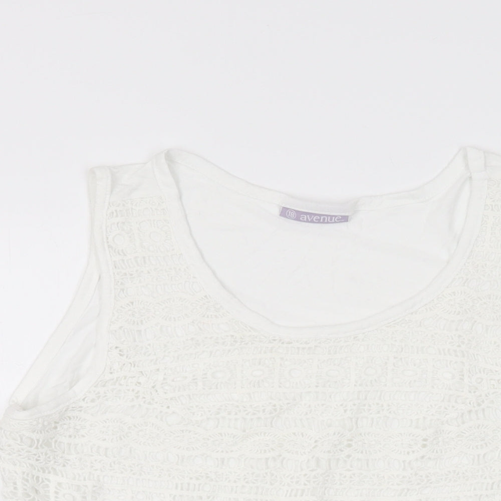 Avenue Womens White Geometric Viscose Basic T-Shirt Size 18 Round Neck