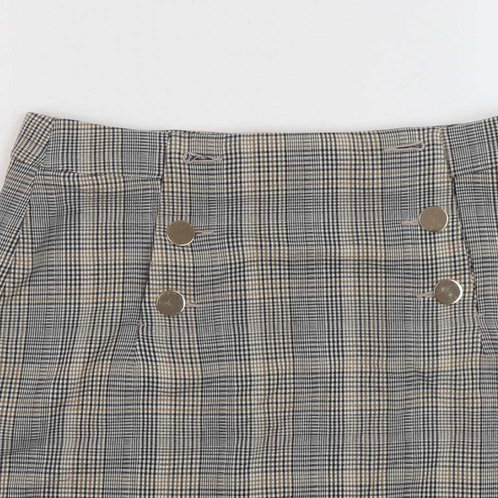 Close-up detail of h7M women’s grey plaid polyester mini skirt, size UK 10, zip