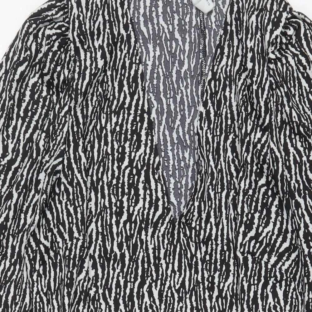 H&M Womens Black Animal Print Polyester A-Line Size M V-Neck Pullover - Belted