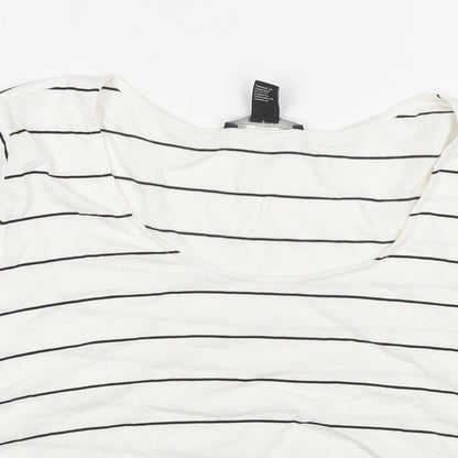 FOREVER 21 Womens White Striped Viscose Basic T-Shirt Size M Round Neck