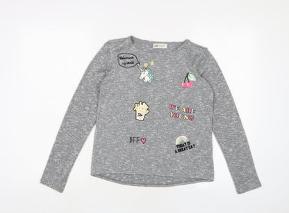 Additional front view of H&M girls’ grey polyester basic t-shirt, size 10-11, years collared pullover