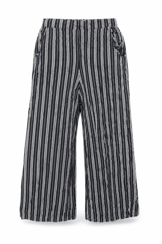 Womens UK Size S Hollister Regular Fit Cropped Black Trousers