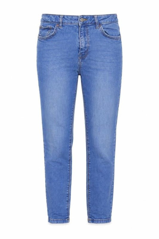 Front view of Denim & Co. women’s blue cotton straight jeans, size UK 10, 26-inch leg regular zip