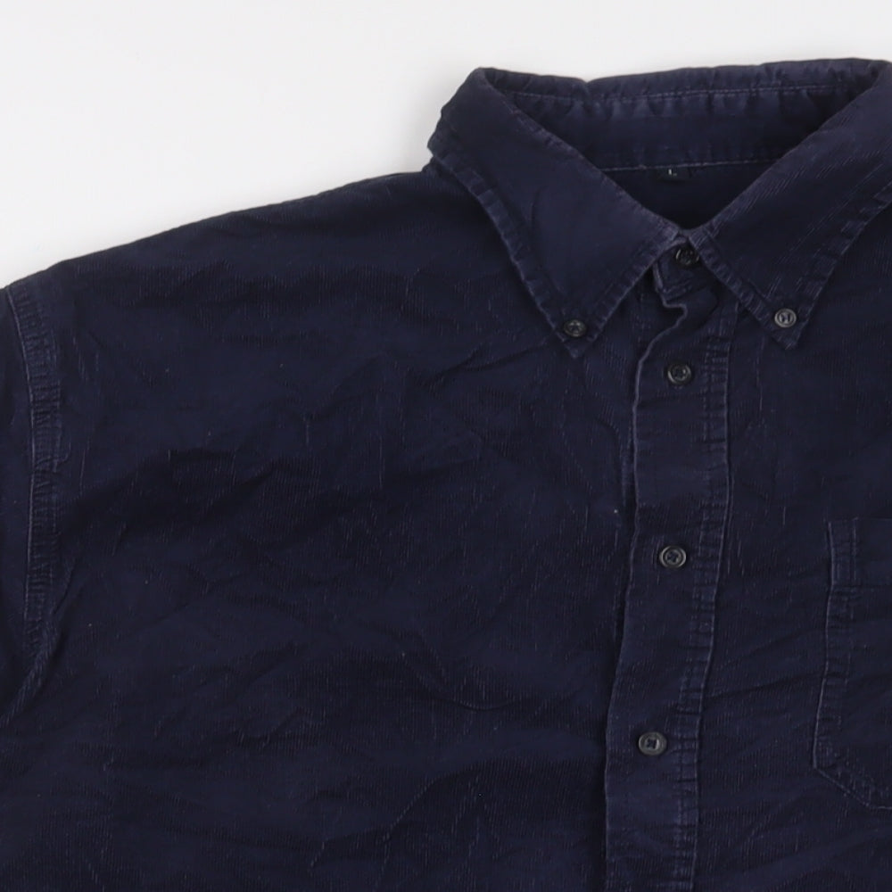 Close-up detail of Camargue men’s blue cotton button-up, size L, collared button
