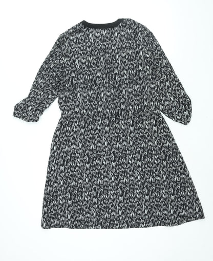 H&M Womens Black Geometric Polyester A-Line Size 12 V-Neck Button - Drawstring Waist