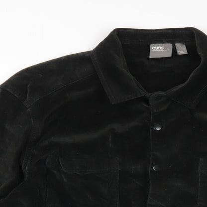 Close-up detail of ASOS men’s green cotton button-up, size L, collared snap