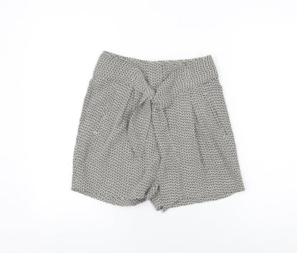 H&M Womens White Geometric Polyester Paperbag Shorts Size 6 L4 in Regular Zip - Belted