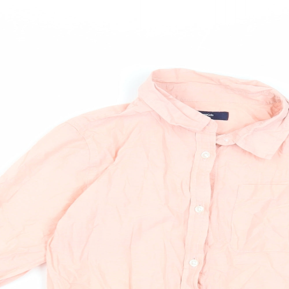 Close-up detail of Gap girls’ pink cotton basic button-up, size 8-9, years collared button - broderie anglaise