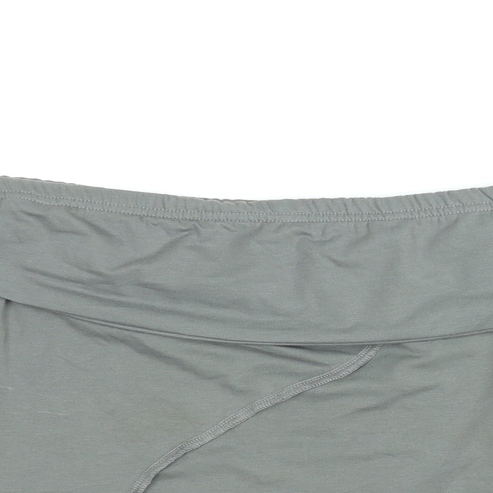 Womens UK Size 16 PRETTYLITTLETHING Grey Cropped T-Shirt