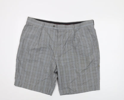 Maine Golf Mens Grey Plaid Cotton Chino Shorts Size 42 in L10 in Regular Button