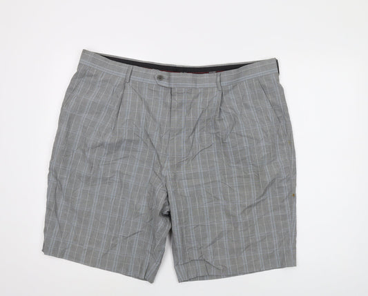 Maine Golf Mens Grey Plaid Cotton Chino Shorts Size 42 in L10 in Regular Button