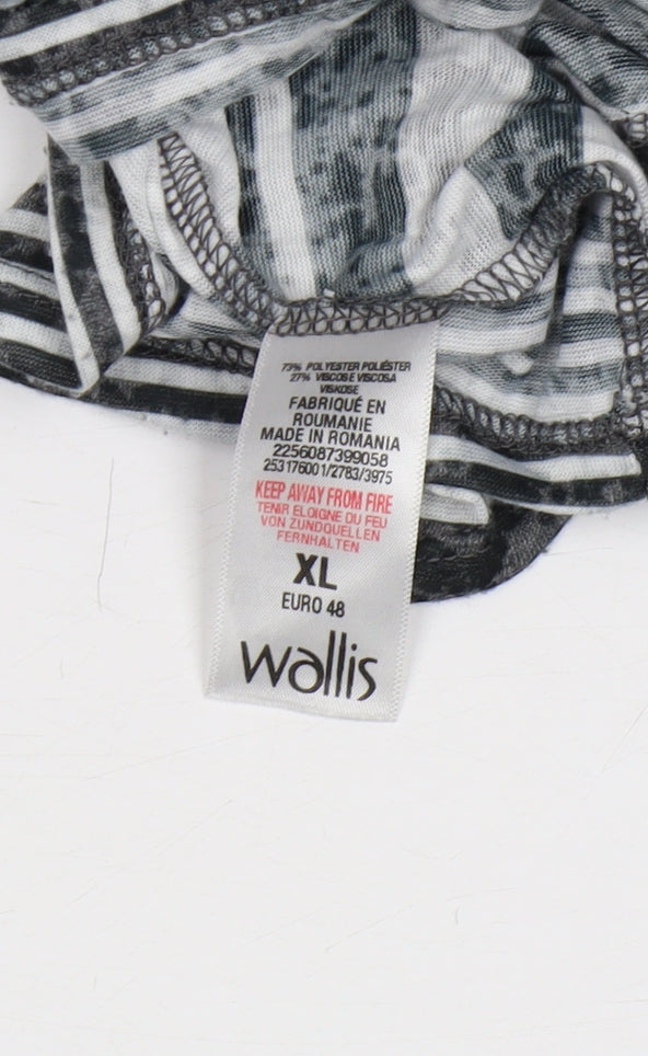Womens UK Size 20 Wallis Black Cropped T-Shirt
