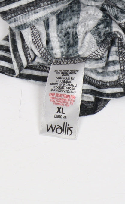 Womens UK Size 20 Wallis Black Cropped T-Shirt