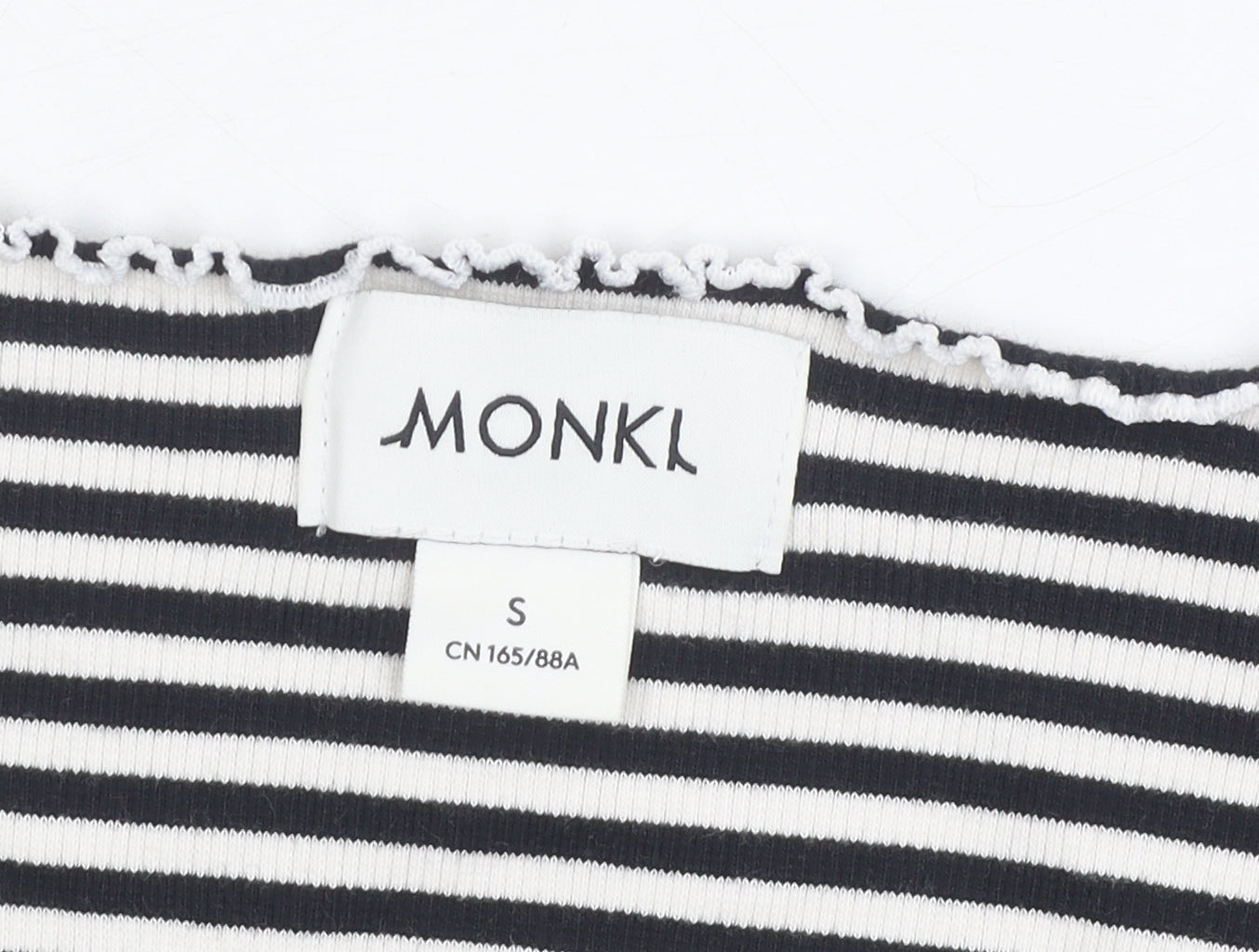 Womens UK Size 12 Monki Black Cropped T-Shirt